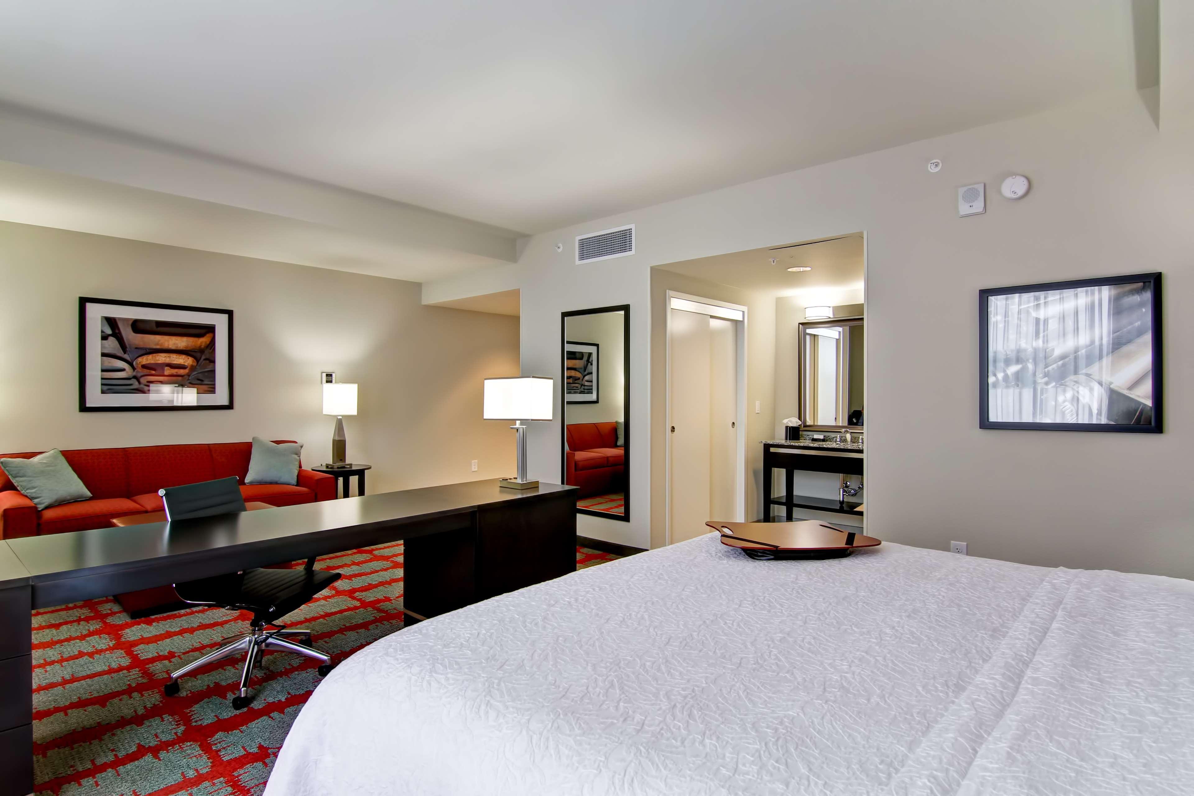 Hampton Inn And Suites Cincinnati - Downtown Экстерьер фото