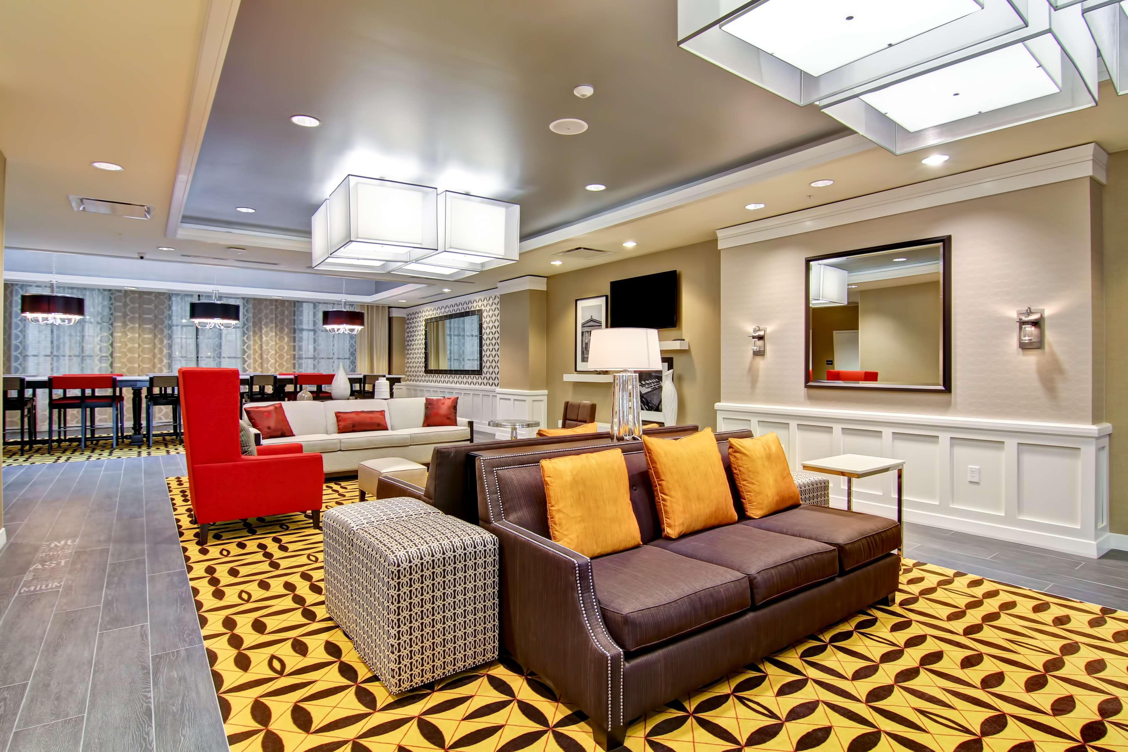 Hampton Inn And Suites Cincinnati - Downtown Экстерьер фото
