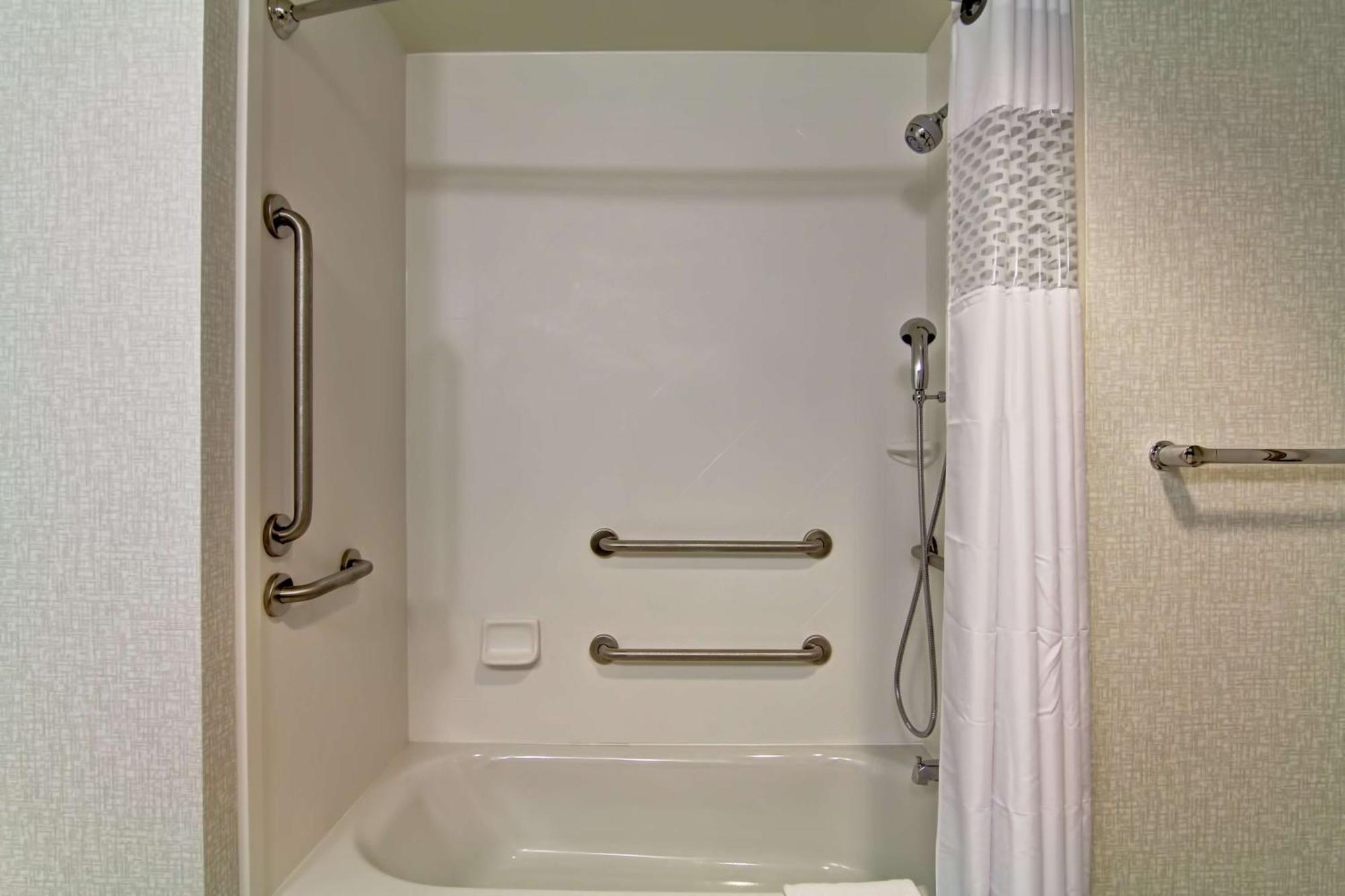 Hampton Inn And Suites Cincinnati - Downtown Экстерьер фото