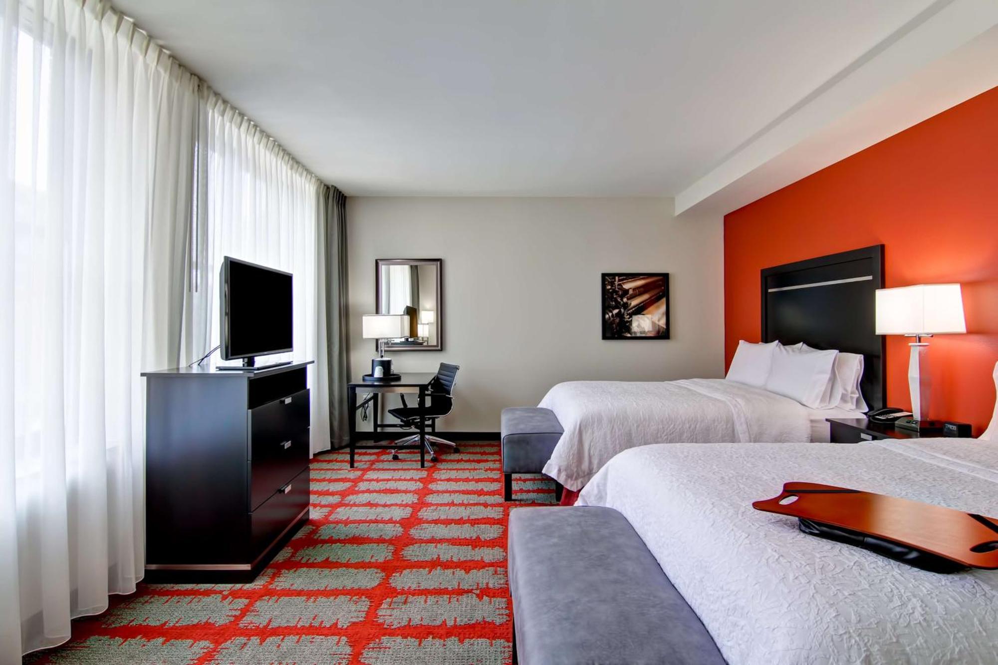 Hampton Inn And Suites Cincinnati - Downtown Экстерьер фото