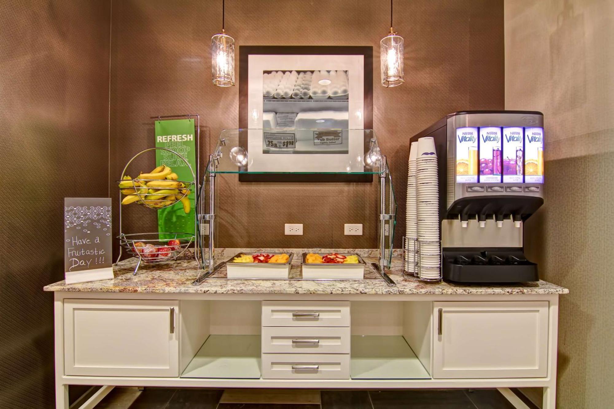 Hampton Inn And Suites Cincinnati - Downtown Экстерьер фото