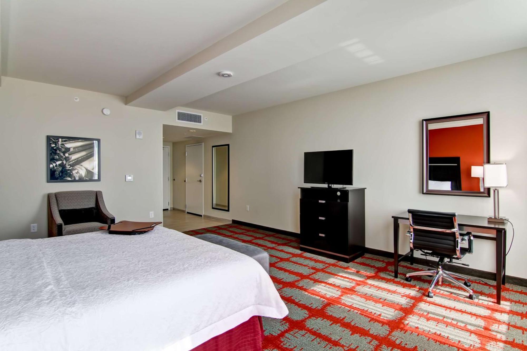 Hampton Inn And Suites Cincinnati - Downtown Экстерьер фото