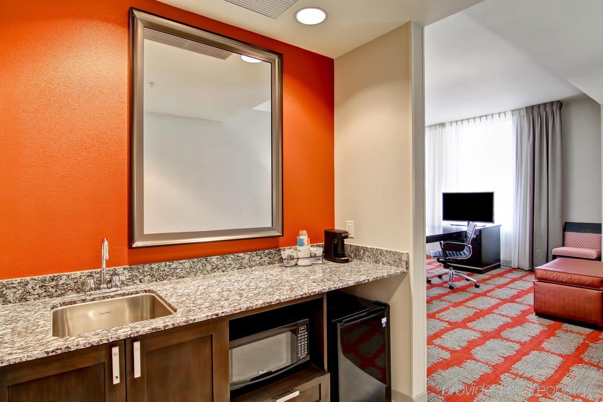 Hampton Inn And Suites Cincinnati - Downtown Экстерьер фото