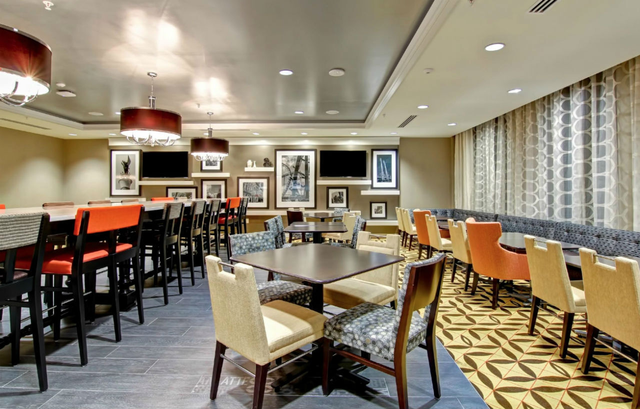 Hampton Inn And Suites Cincinnati - Downtown Экстерьер фото